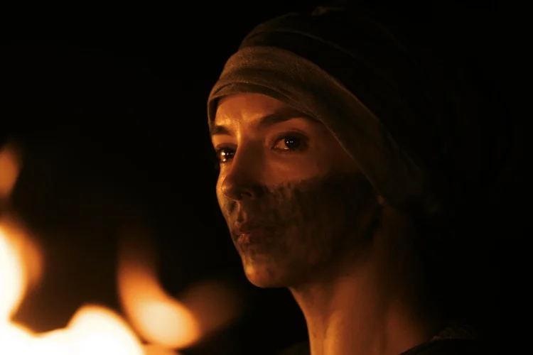 Hugh Jackman lidera elenco de peso em A Morte de Robin Hood, nova releitura sombria do clássico A Morte de Robin Hood