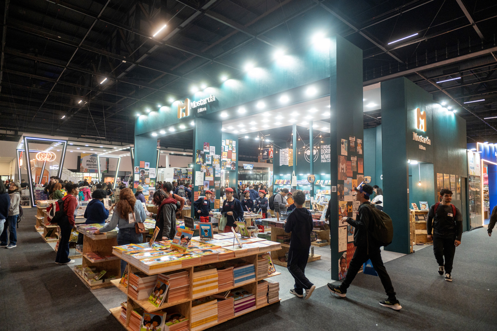 Editora Mostarda destaca crescimento de 50% nas vendas durante a Bienal e consolidação de catálogo plural Bienal